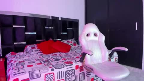 tashasant online show from 11/20/25, 08:52