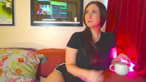 Vivian  Clark online show from 11/09/25, 02:04