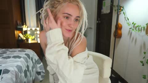 RHEA  pronanciation like Reya   online show from 01/10/25, 08:29