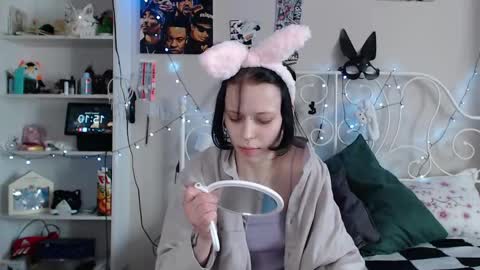 Snapshot of tata_goth chatting on 02/17/25, 08:09 Tata online show from 02/17/25, 08:09