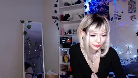 Snapshot of tata_goth chatting on 02/24/25, 12:59 Tata online show from 02/24/25, 12:59