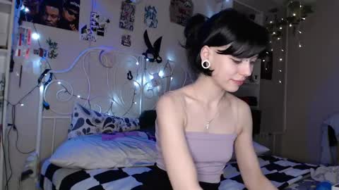 Snapshot of tata_goth chatting on 02/25/25, 03:49 Tata online show from 02/25/25, 03:49