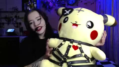 Snapshot of tata_goth chatting on 10/18/25, 03:24 Tata online show from 10/18/25, 03:24