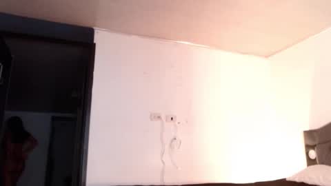 Snapshot of tati_g chatting on 10/20/25, 12:22 Tati Garcia online show from 10/20/25, 12:22