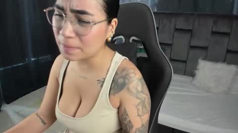 Snapshot of tati_jones chatting on 11/25/25, 07:36 Tatiana online show from 11/25/25, 07:36