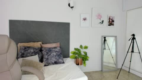 Snapshot of tati_saldarriaga chatting on 11/07/25, 10:59 Tati Saldarriaga online show from 11/07/25, 10:59