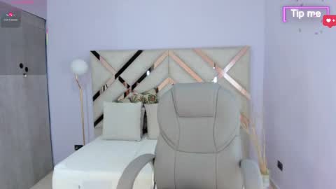 Snapshot of tati_saldarriaga chatting on 11/19/25, 07:47 Tati Saldarriaga online show from 11/19/25, 07:47