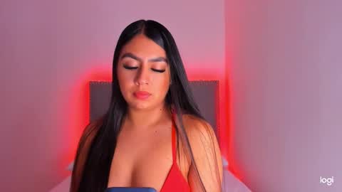 Snapshot of tatiana_2000 chatting on 01/28/25, 10:23 Tatiana online show from 01/28/25, 10:23