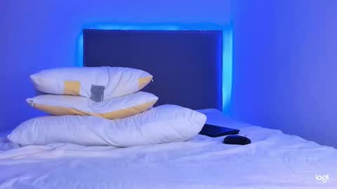 Snapshot of tatiana_2000 chatting on 02/13/25, 01:08 Tatiana online show from 02/13/25, 01:08