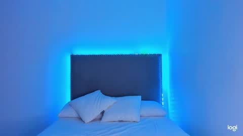 Snapshot of tatiana_2000 chatting on 02/26/25, 01:21 Tatiana online show from 02/26/25, 01:21