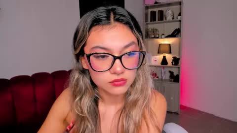 tatiana_mendoza online show from 11/04/25, 01:10