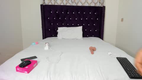 Snapshot of tatiana_storm chatting on 10/13/25, 05:57 tatiana_storm online show from 10/13/25, 05:57