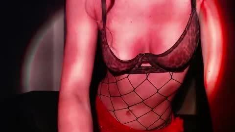 Snapshot of tatianaaah chatting on 11/15/25, 06:11 Morgan online show from 11/15/25, 06:11