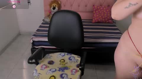 Snapshot of tatianasexy19 chatting on 10/02/25, 05:09 Daniela online show from 10/02/25, 05:09