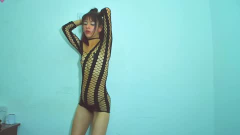 Snapshot of tatis_blux chatting on 01/14/25, 04:50 Tatiana online show from 01/14/25, 04:50