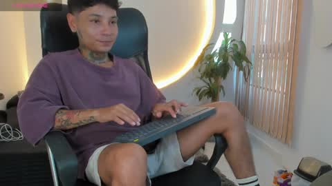 Snapshot of tattokoi chatting on 01/19/25, 01:12 tattokoi online show from 01/19/25, 01:12