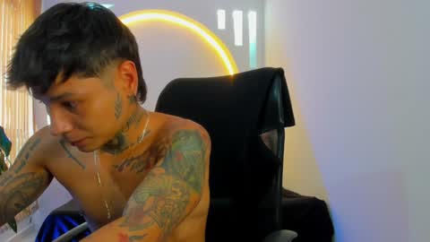 Snapshot of tattokoi chatting on 02/01/25, 04:54 tattokoi online show from 02/01/25, 04:54