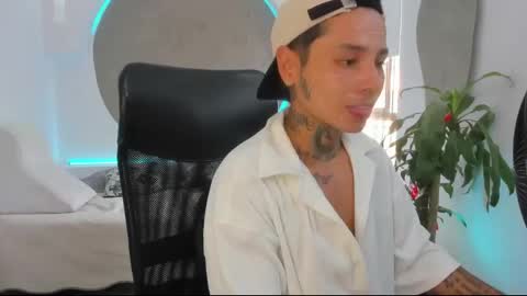 Snapshot of tattokoi chatting on 03/08/25, 07:31 tattokoi online show from 03/08/25, 07:31