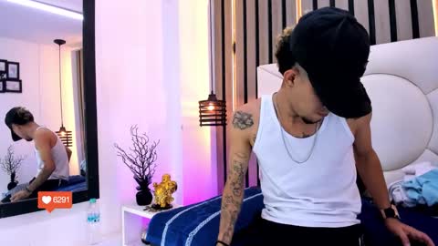 Snapshot of tattoo22_ chatting on 11/15/25, 04:03 Tattoo online show from 11/15/25, 04:03