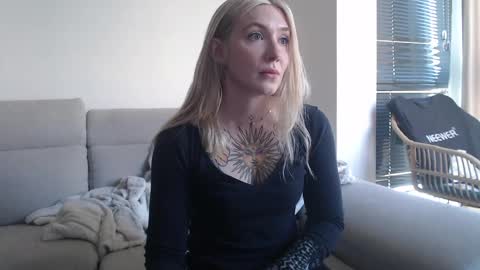 tattoobbgirl online show from 10/07/25, 11:18