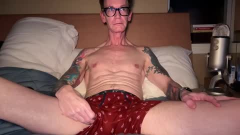 Snapshot of tattooed_love_boy chatting on 03/09/25, 12:53 tattooed love boy online show from 03/09/25, 12:53