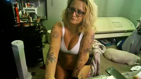 Snapshot of tattooeddirtyteacher chatting on 02/17/25, 08:52 Lisa Lovely online show from 02/17/25, 08:52