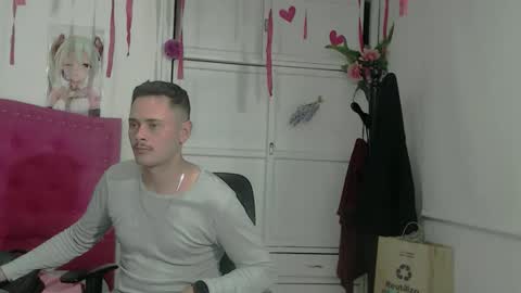 Snapshot of taurosex2025 chatting on 11/14/25, 01:15 taurosex2025 online show from 11/14/25, 01:15