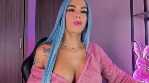   online show from 11/19/25, 02:33