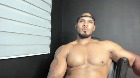 Snapshot of tayler_waka chatting on 02/12/25, 01:19 Tyler online show from 02/12/25, 01:19