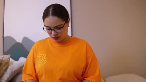 Teylor  Kim online show from 10/10/25, 04:50