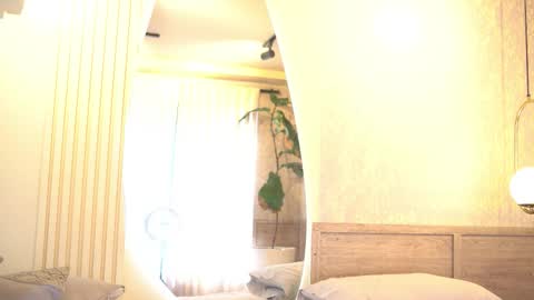 Teylor  Kim online show from 10/29/25, 06:53