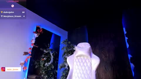 Taylor  Help me to get 100 thumbs up online show from 10/14/25, 05:03