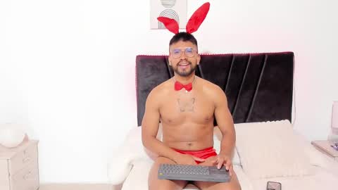 Snapshot of taylormaccurdy_ chatting on 10/30/25, 05:57 taylormaccurdy_ online show from 10/30/25, 05:57