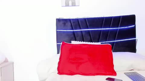 Snapshot of taylormaccurdy_ chatting on 11/13/25, 04:39 taylormaccurdy_ online show from 11/13/25, 04:39