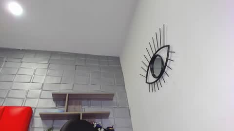 Snapshot of taylorr_evans chatting on 10/11/25, 04:16 taylorr_evans online show from 10/11/25, 04:16