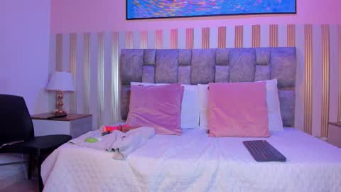 tayra online show from 11/05/25, 12:27