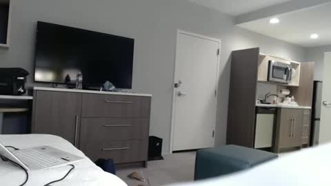 Snapshot of tconnertg chatting on 02/27/25, 02:53 tiffPopeTg online show from 02/27/25, 02:53