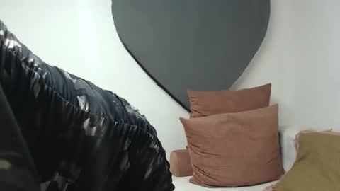 ALICIA--- online show from 11/20/25, 06:35