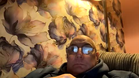 Mark online show from 10/05/25, 07:01