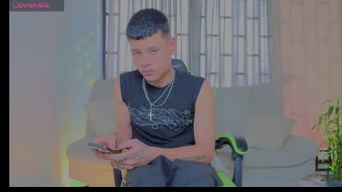 teeenagefeverr online show from 10/22/25, 07:13