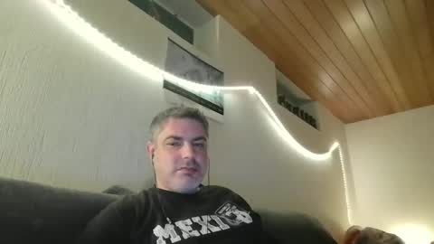 Snapshot of teeforyou chatting on 12/27/24, 01:53 Peter online show from 12/27/24, 01:53