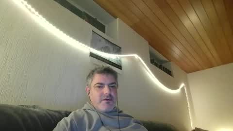 Snapshot of teeforyou chatting on 01/15/25, 03:54 Peter online show from 01/15/25, 03:54