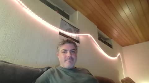 Snapshot of teeforyou chatting on 01/25/25, 06:02 Peter online show from 01/25/25, 06:02