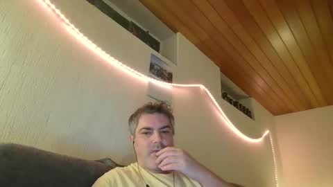 Snapshot of teeforyou chatting on 02/02/25, 01:34 Peter online show from 02/02/25, 01:34