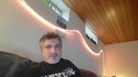 Snapshot of teeforyou chatting on 02/11/25, 09:31 Peter online show from 02/11/25, 09:31