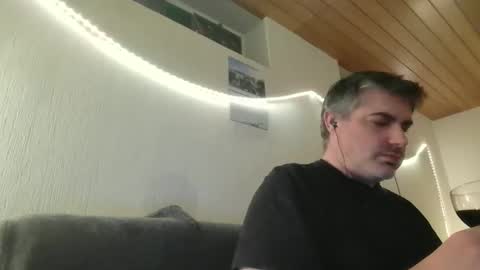 Snapshot of teeforyou chatting on 02/14/25, 08:59 Peter online show from 02/14/25, 08:59