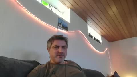 Snapshot of teeforyou chatting on 02/22/25, 08:29 Peter online show from 02/22/25, 08:29