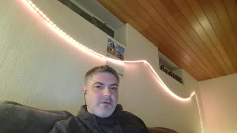 Snapshot of teeforyou chatting on 03/12/25, 01:14 Peter online show from 03/12/25, 01:14