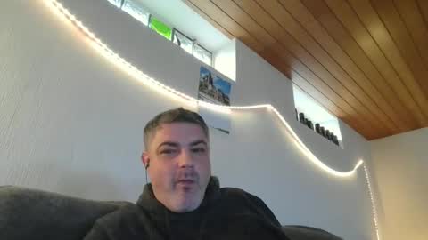 Snapshot of teeforyou chatting on 03/12/25, 07:24 Peter online show from 03/12/25, 07:24
