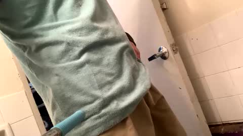 Snapshot of tellias1 chatting on 02/23/25, 04:02 tellias online show from 02/23/25, 04:02